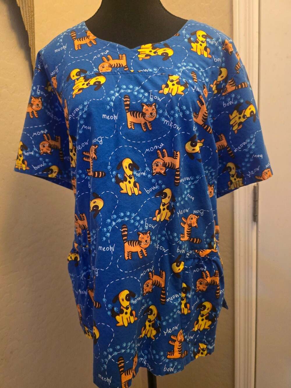 Sanibel Scrubs Cats and Dogs Print Scrub Top Size 2X